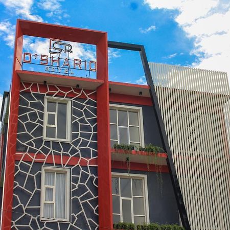 D'Shario Hotel Kepanjen Маланг Экстерьер фото