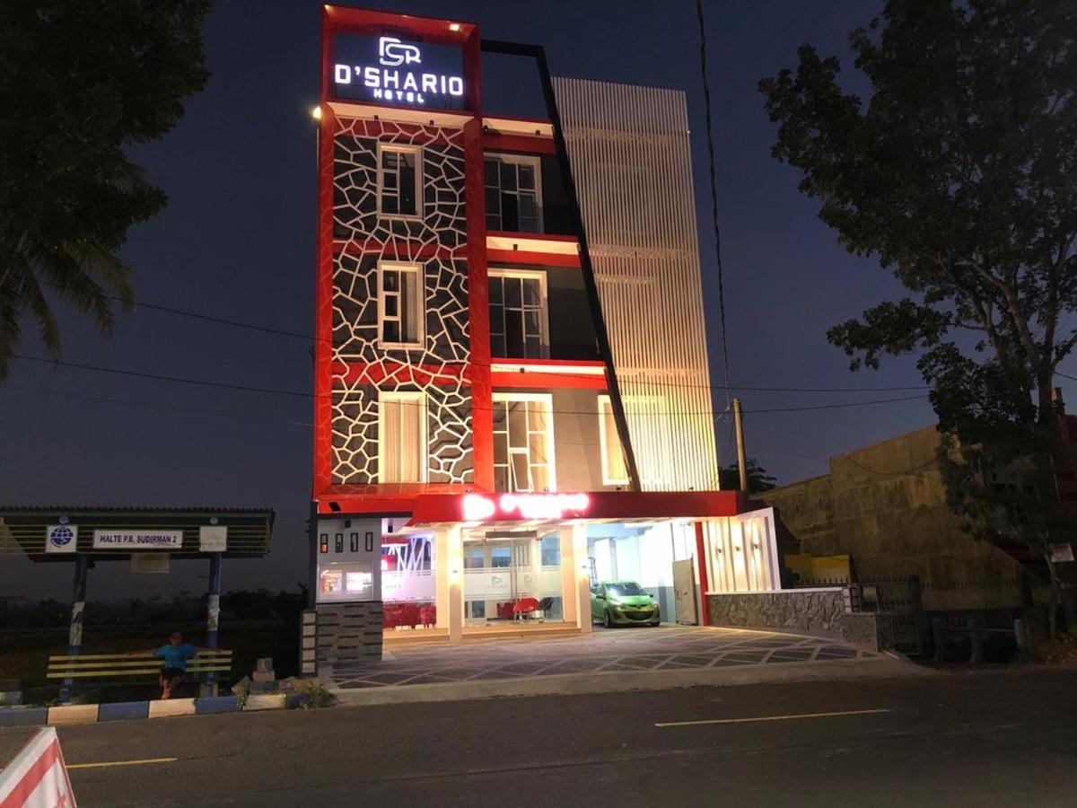 D'Shario Hotel Kepanjen Маланг Экстерьер фото